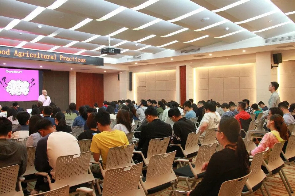 格鲁吉亚农业大学阿夫坦季尔·科拉哈什维利教授莅临山东农业大学作初级农产品专题学术报告